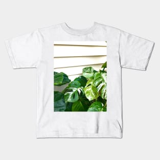 Variegated Monstera Frog Kids T-Shirt